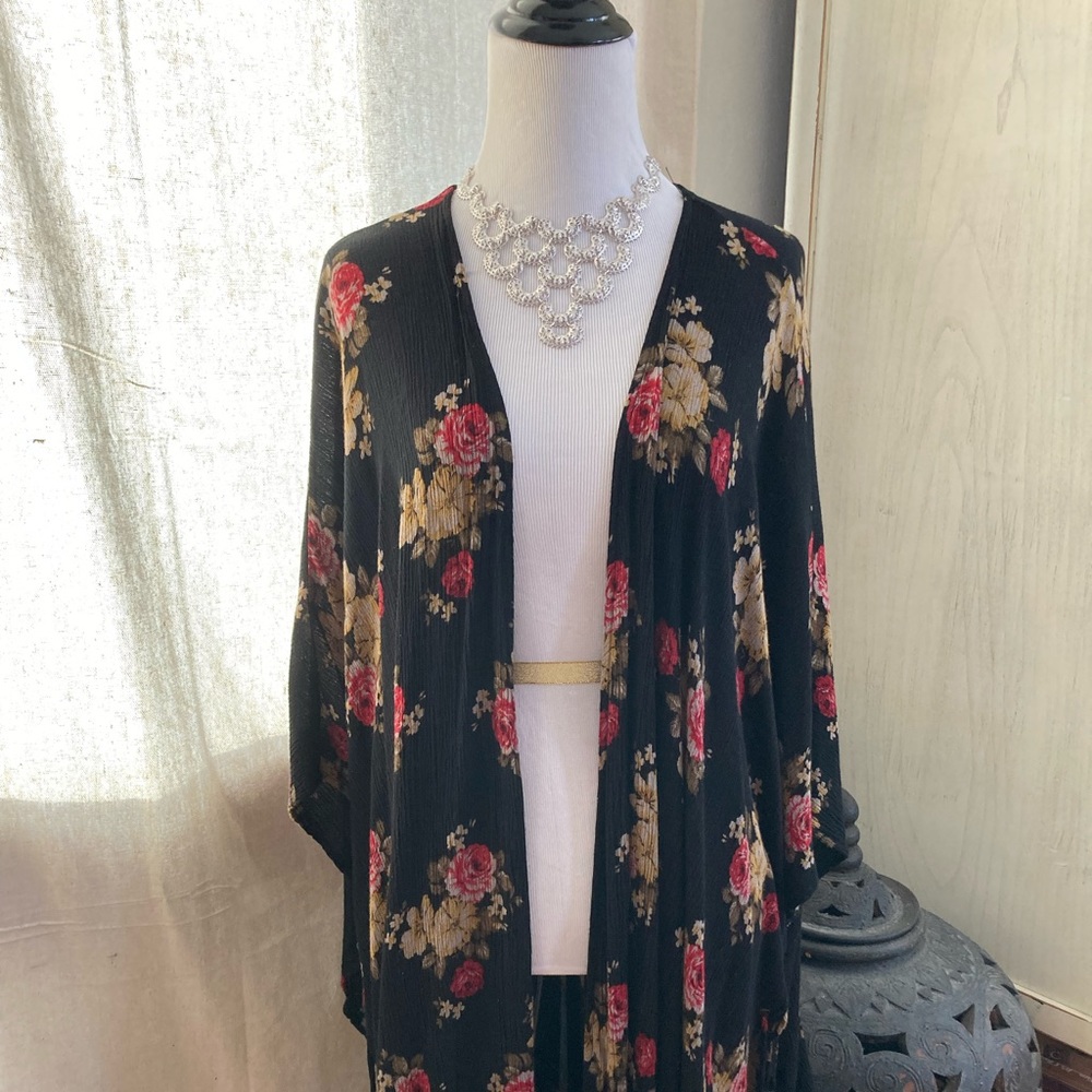 Black&Floral Wrap/Kimono